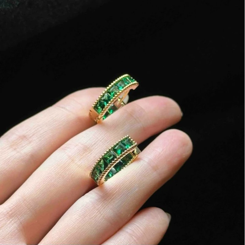 【魏来意】镀K金 木佐色方形满镶耳环-4*2mm