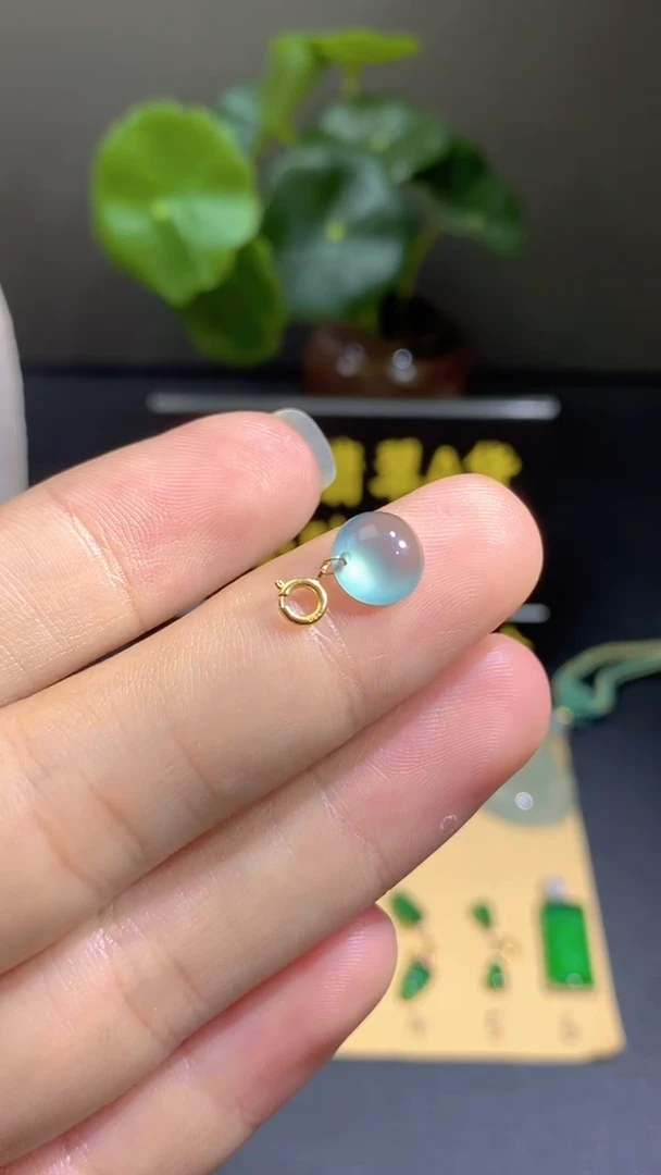 颈饰18K金镶嵌翡翠翡翠A货