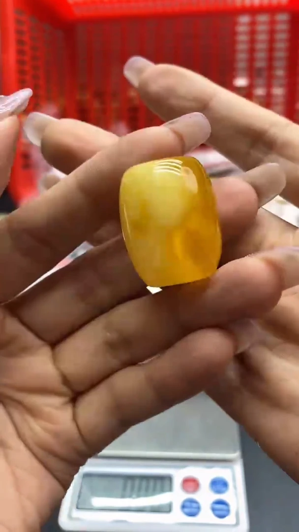 琥珀未镶嵌珠宝奇石338