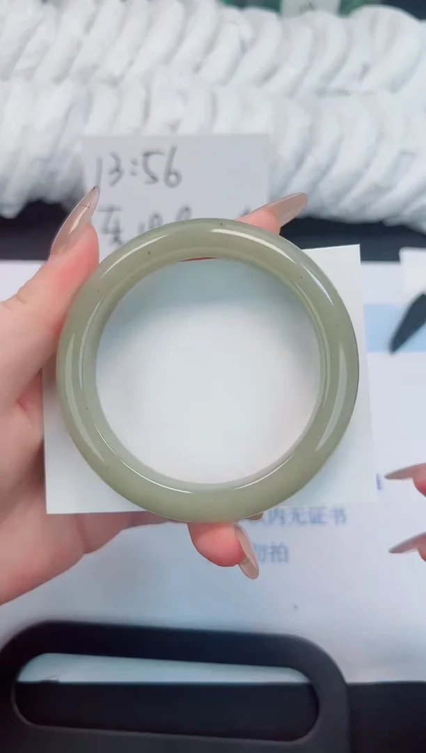 未镶嵌手镯石英质玉61-62.1