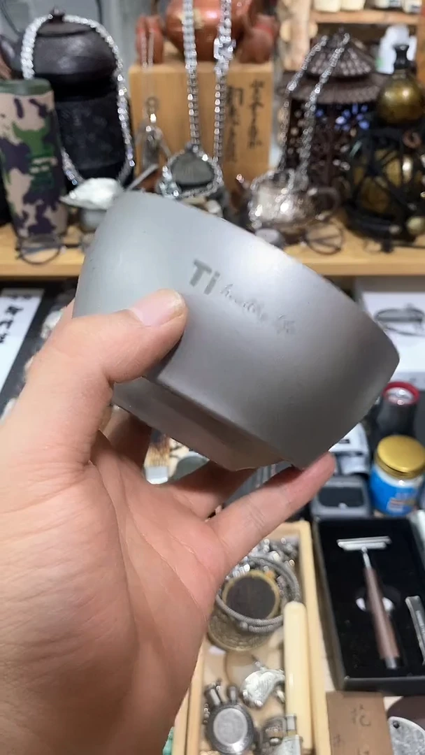 瓷片闪购商品  如图所示