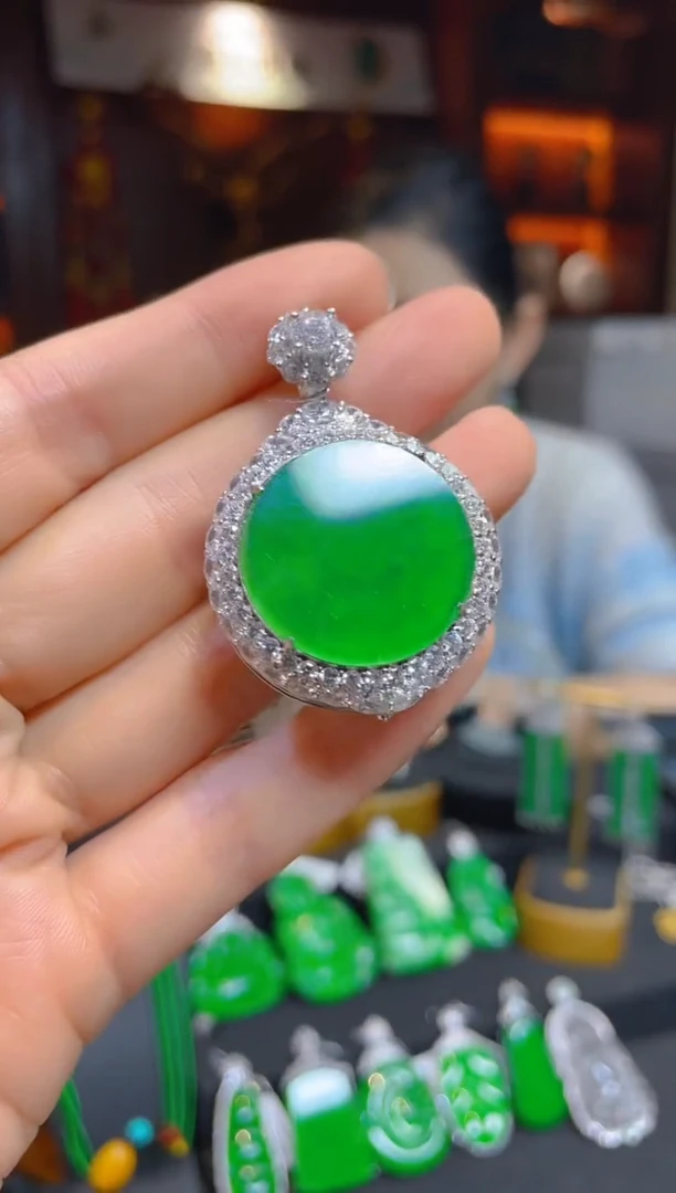 【闪购商品】翡翠颈饰银S925镶嵌119683天然A货翡翠圆牌