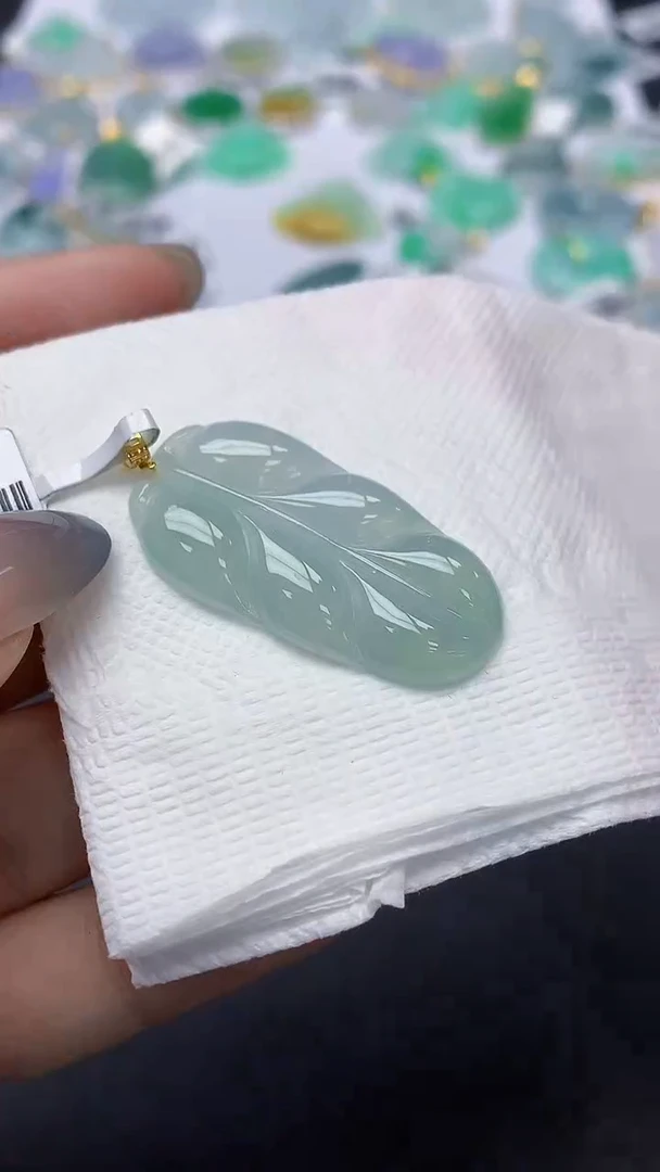 翡翠18K金镶嵌颈饰天然缅甸a货翡翠