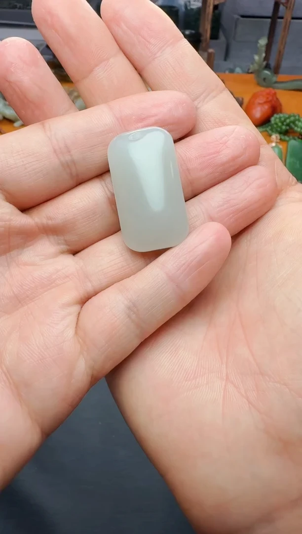 和田玉未镶嵌颈饰无事牌01