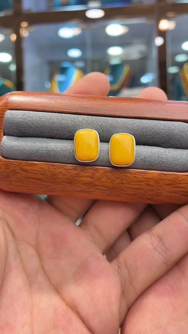 银S925镶嵌蜜蜡耳坠噶玛珠宝