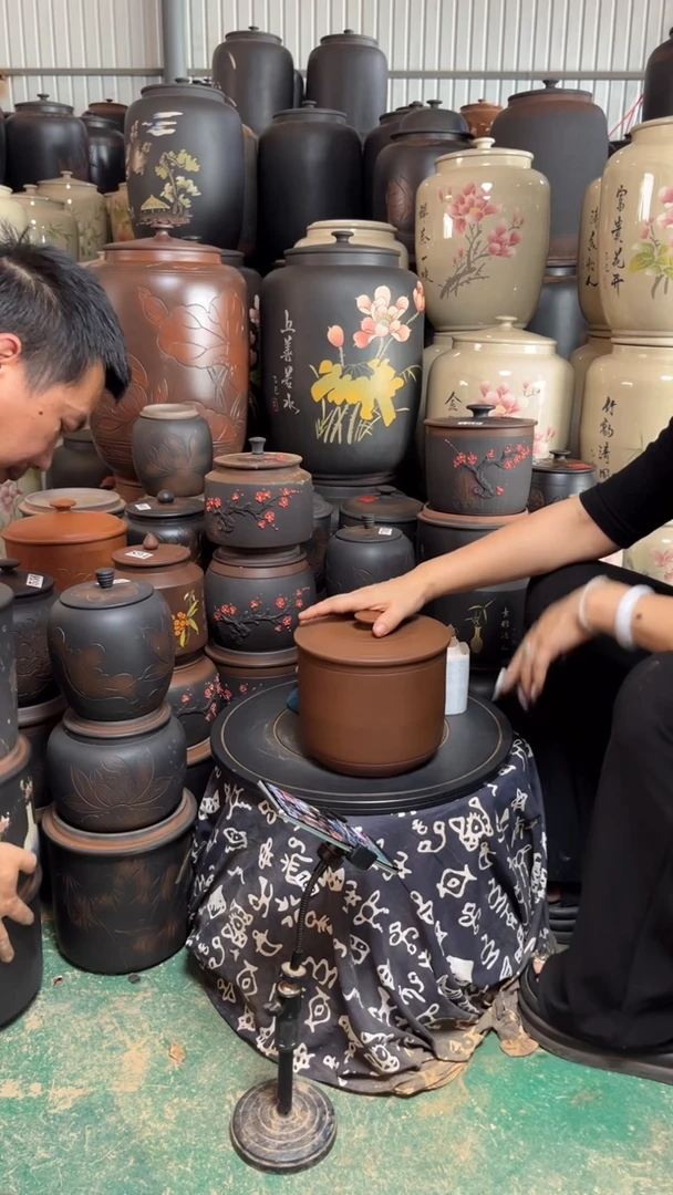 罐瑕疵茶叶罐 古铜色小五饼   025