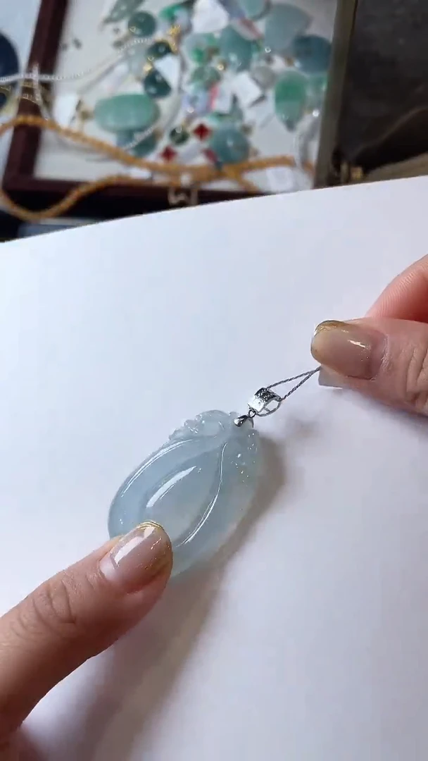 【闪购商品】翡翠吊坠(不含链)18K金镶嵌吊坠