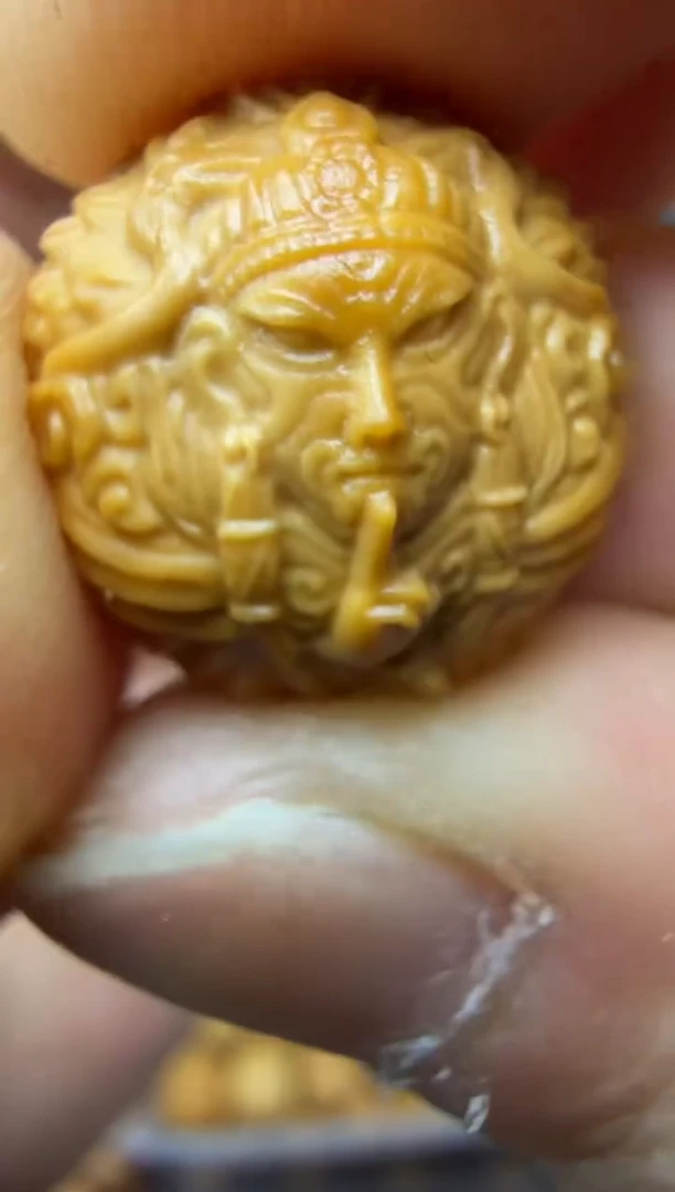 吊坠猴头核桃白鹤