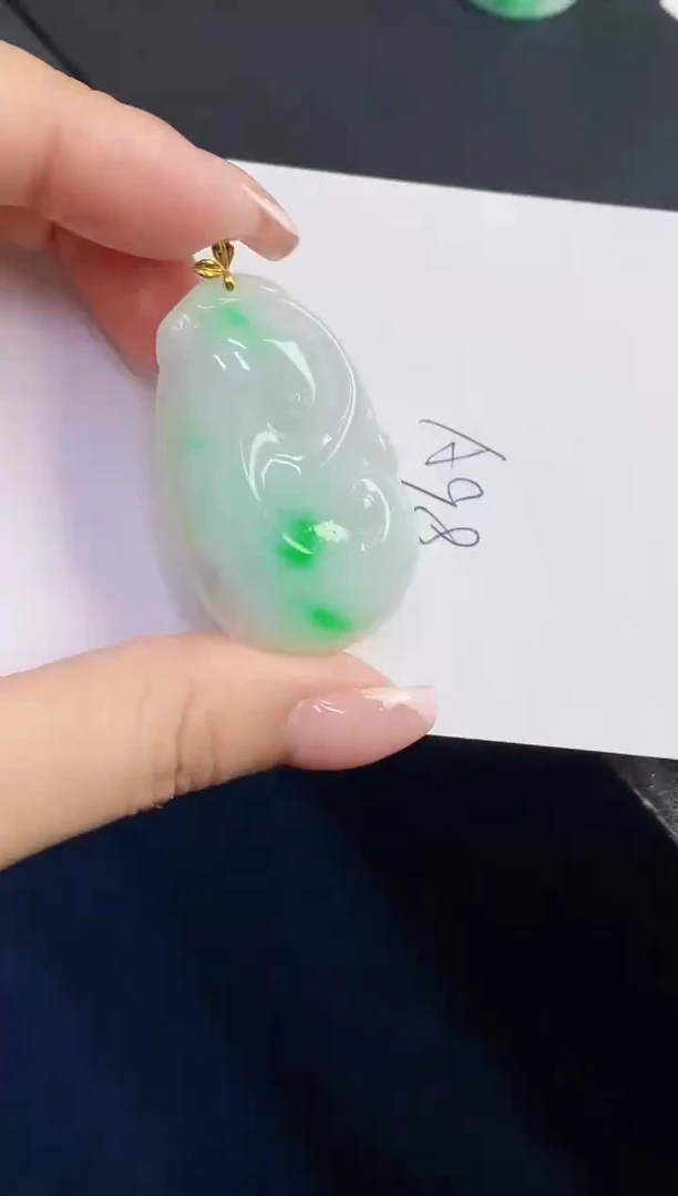 翡翠18K金镶嵌颈饰缅甸天然翡翠A货