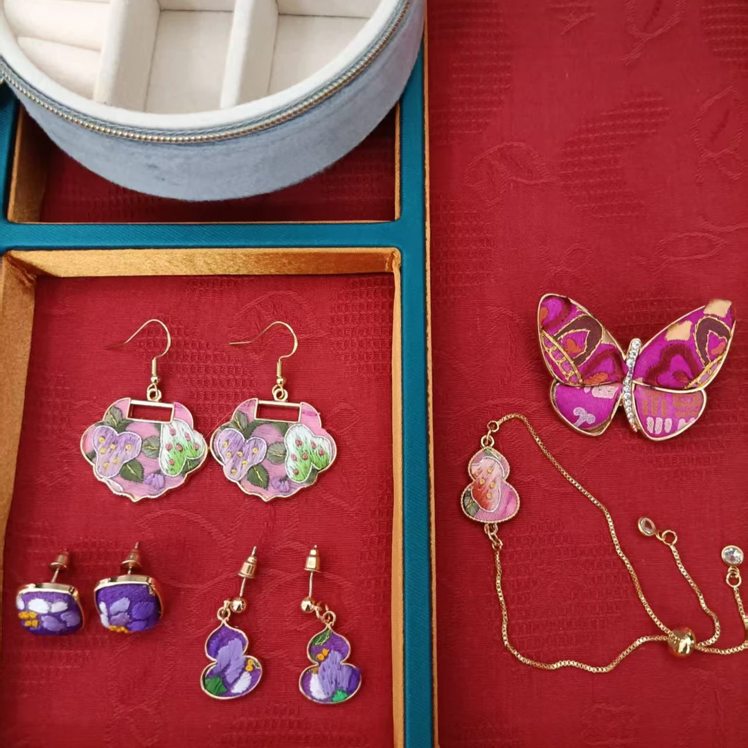 刺绣耳环手链胸针