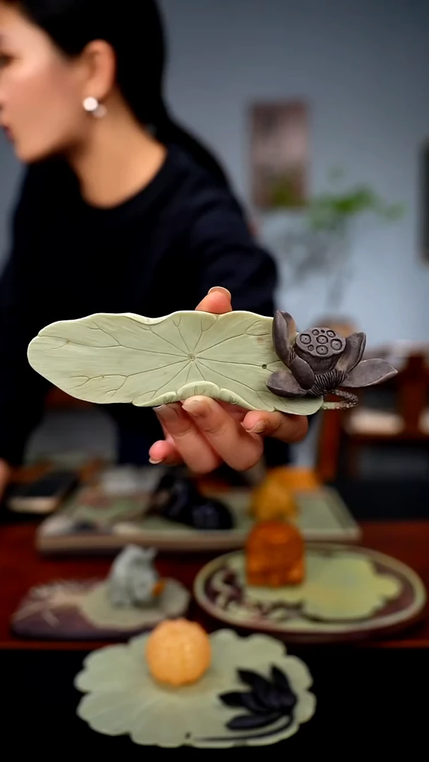 天然紫袍玉荷花相插