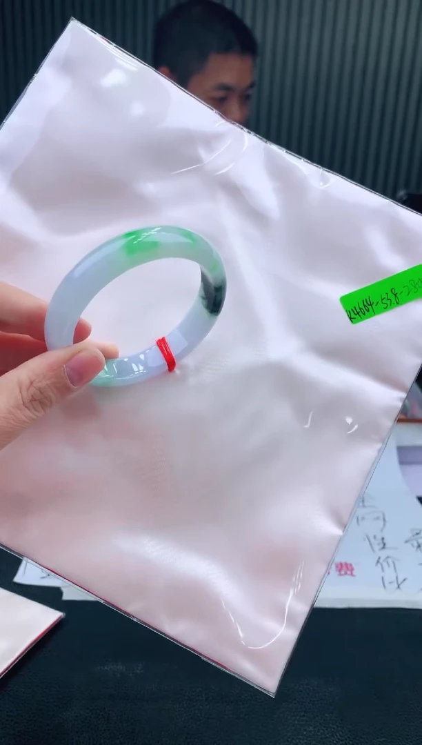 未镶嵌手镯翡翠53+