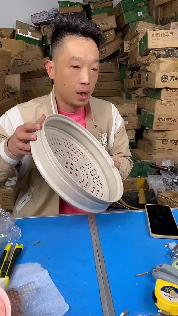 1蒸笼 有磕碰瑕疵