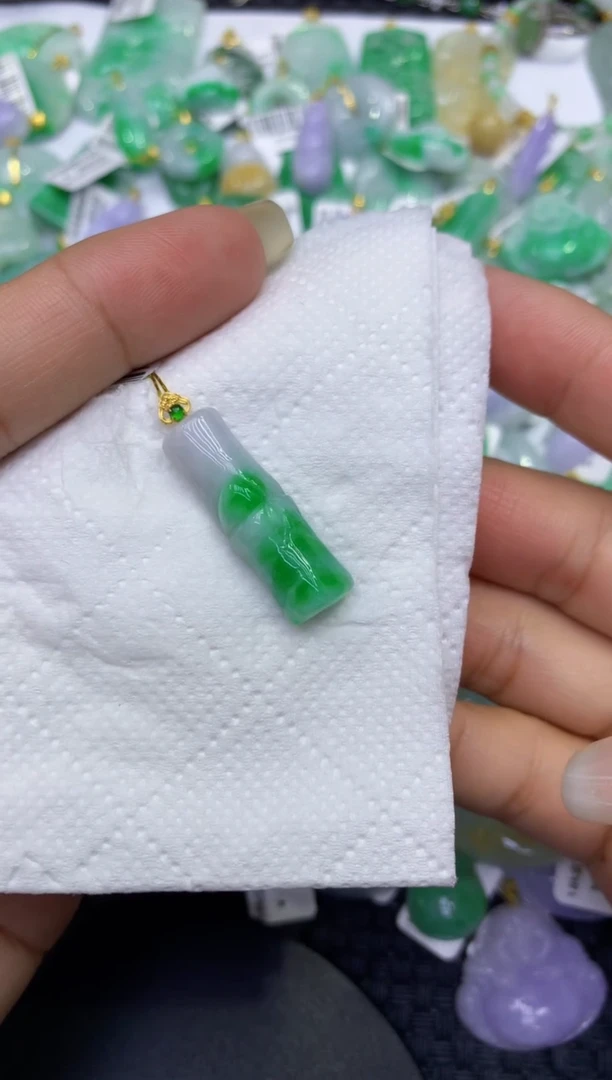 颈饰18K金镶嵌翡翠天然缅甸A货翡翠