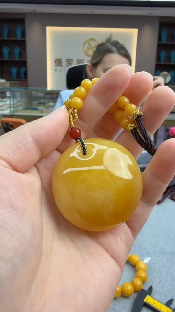 琥珀颈饰未镶嵌286秒拍号 假一罚三