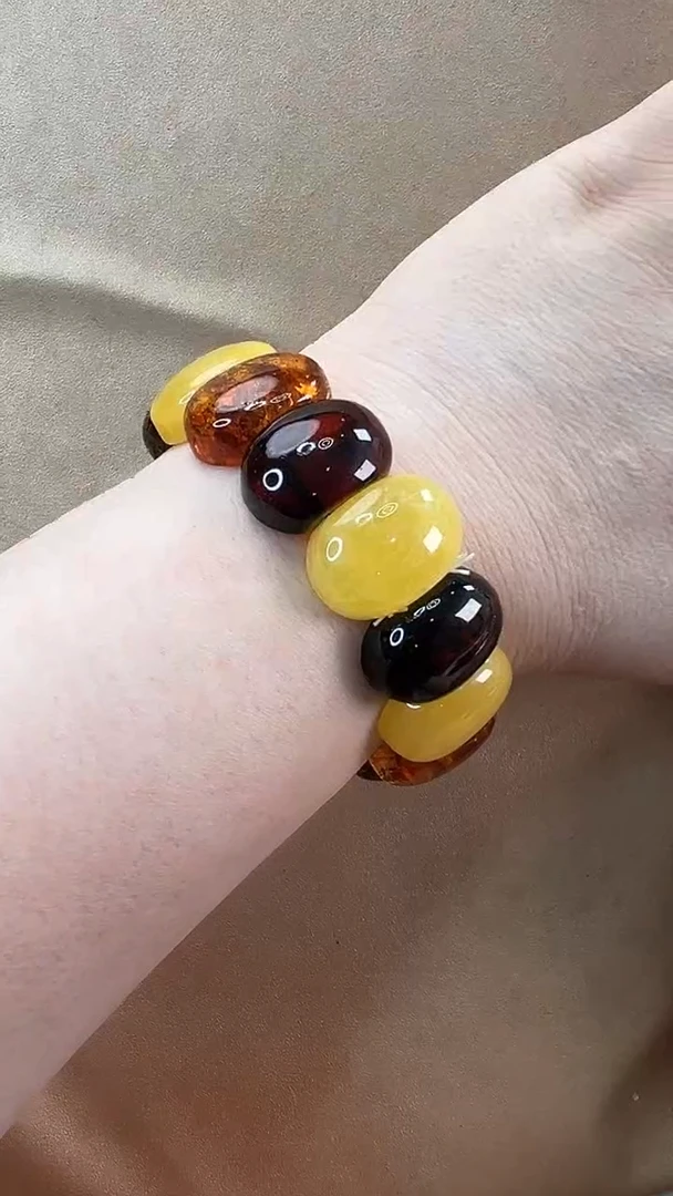 未镶嵌颈饰琥珀手串