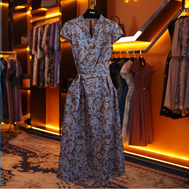 【赫尔温】设计款云咖胡桃时尚收腰显瘦连衣裙DHZFF52291