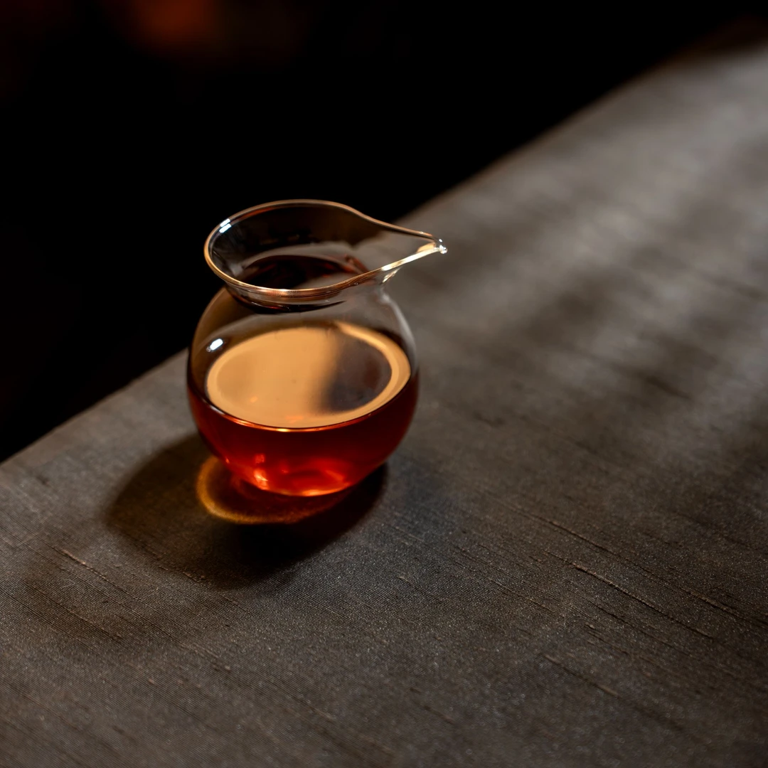 玻璃飞鸟圆肚公道杯 景德镇