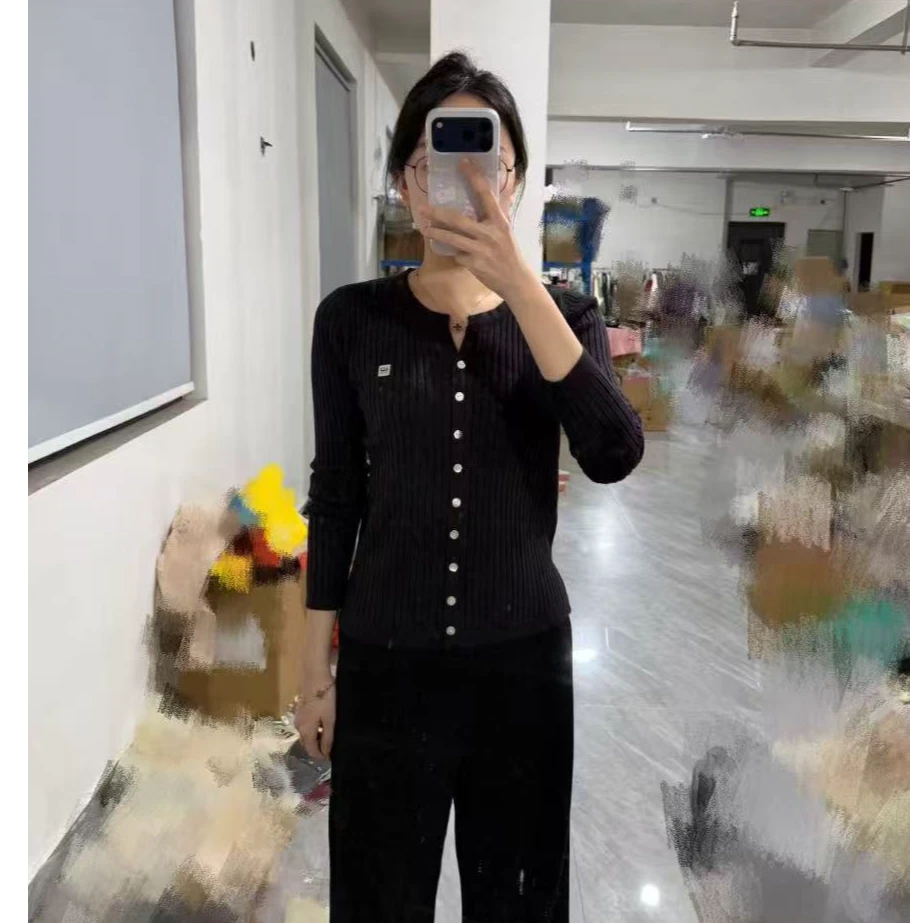 【7186】简约气质坑条V领针织毛衣女秋冬