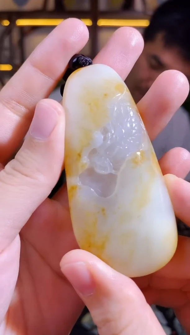 和田玉未镶嵌颈饰1