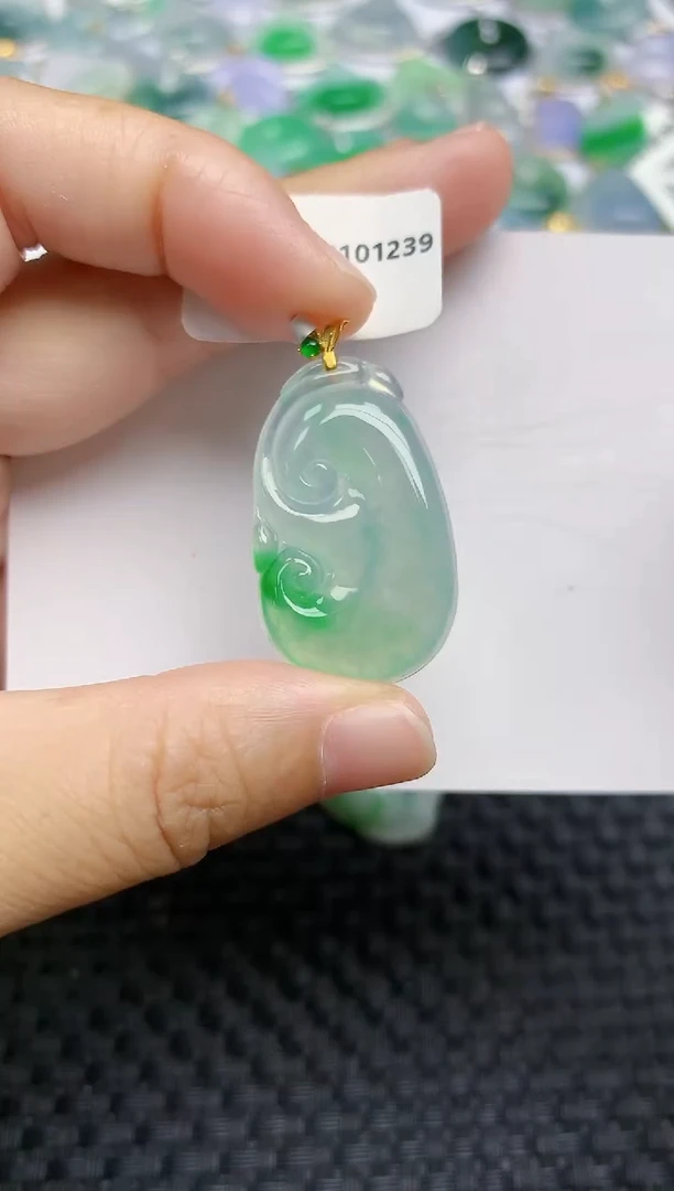 翡翠18K金镶嵌颈饰天然A货翡翠