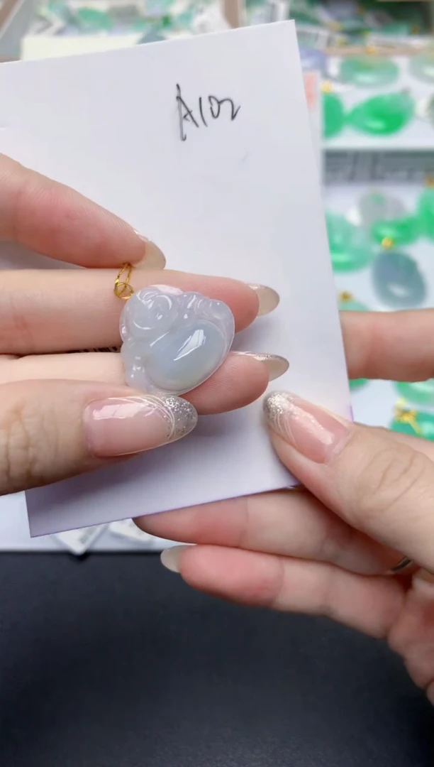 翡翠18K金镶嵌颈饰111111111