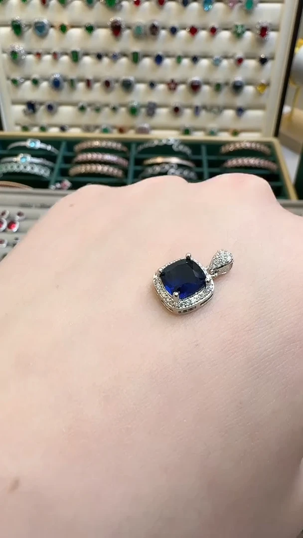 颈饰蓝宝石未镶嵌蓝宝石吊坠