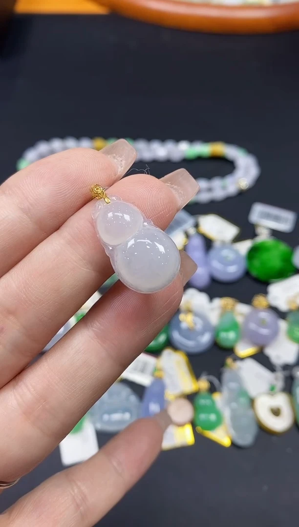 吊坠(不含链)18K金镶嵌翡翠葫芦18K金扣镶嵌@@CMT