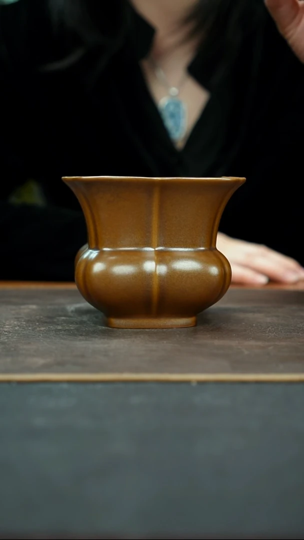杯景德镇紫金釉渣斗