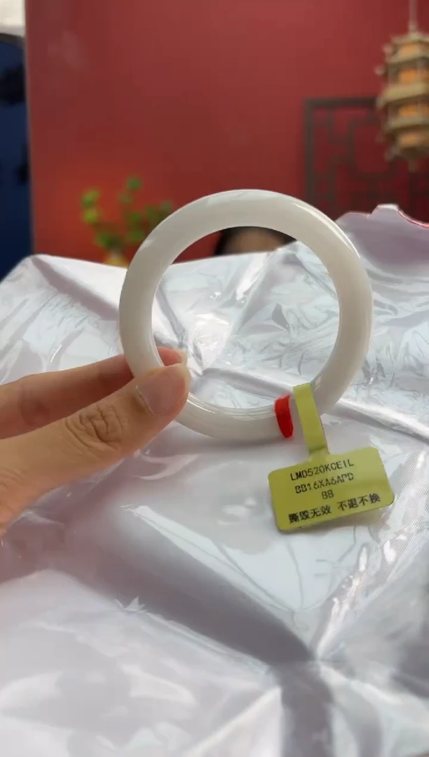 未镶嵌手镯（圆镯）翡翠翡翠手镯9