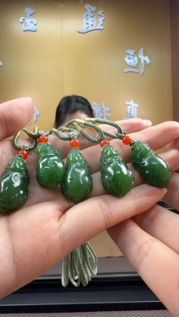 颈饰未镶嵌和田玉挂件（多样性发一）