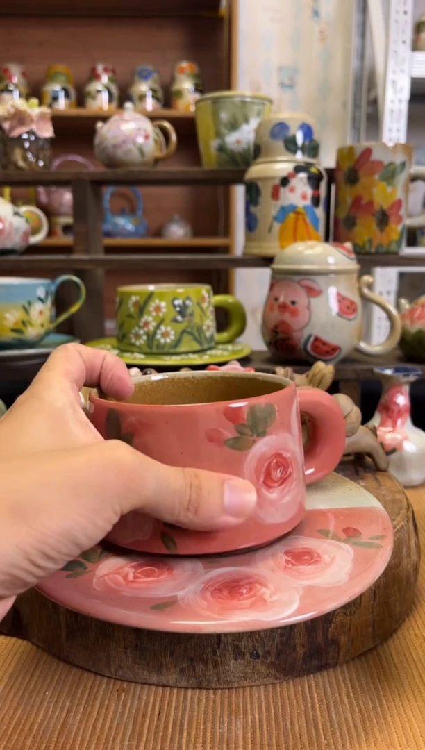 摆件手绘高温釉下陶瓷