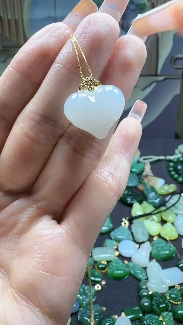 和田玉18K金镶嵌吊坠(不含链)1