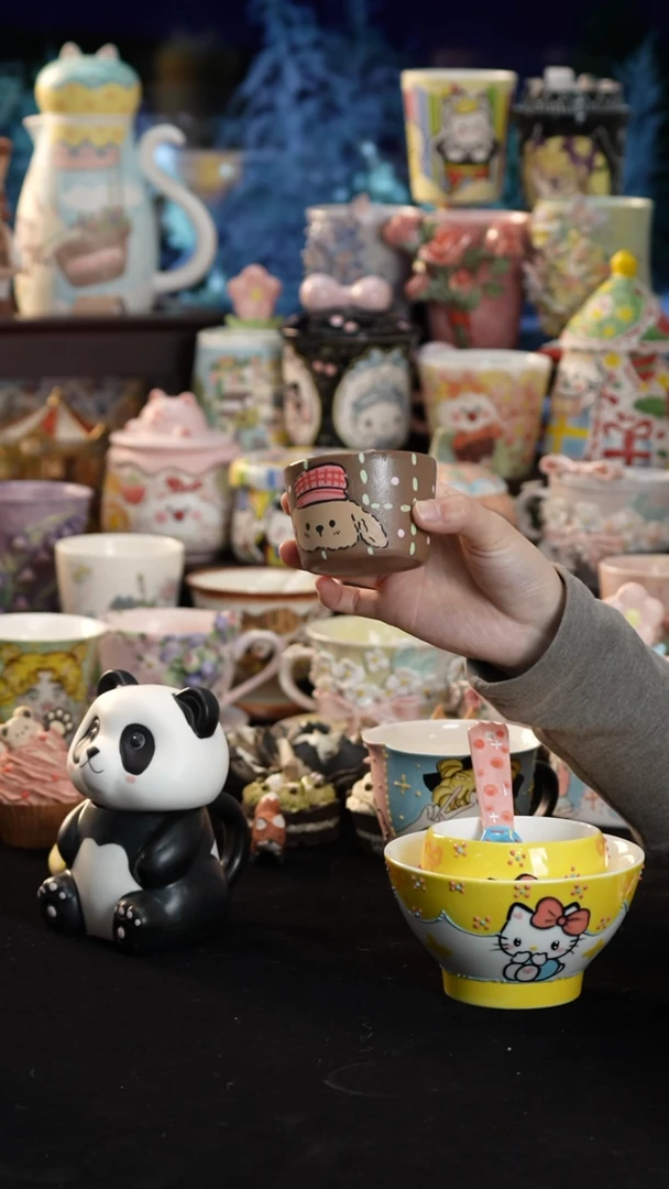 摆件陶景德镇釉下彩手绘设计师款陶瓷