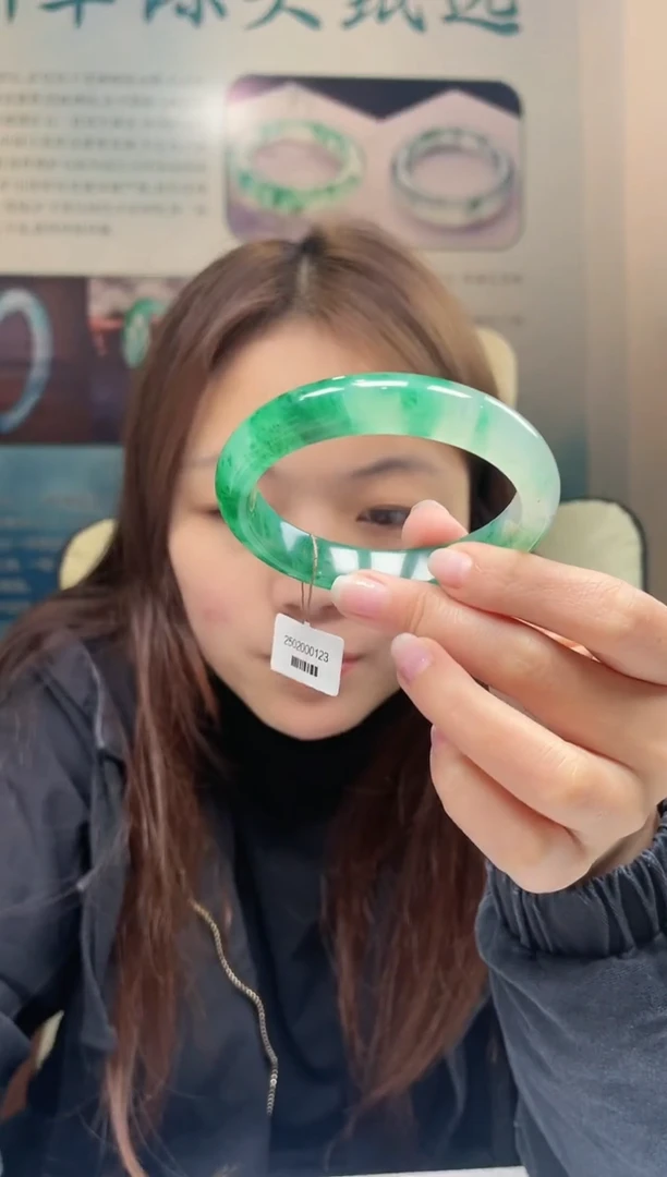 【闪购商品】石英质玉手镯未镶嵌非洲翠手镯多样性发货