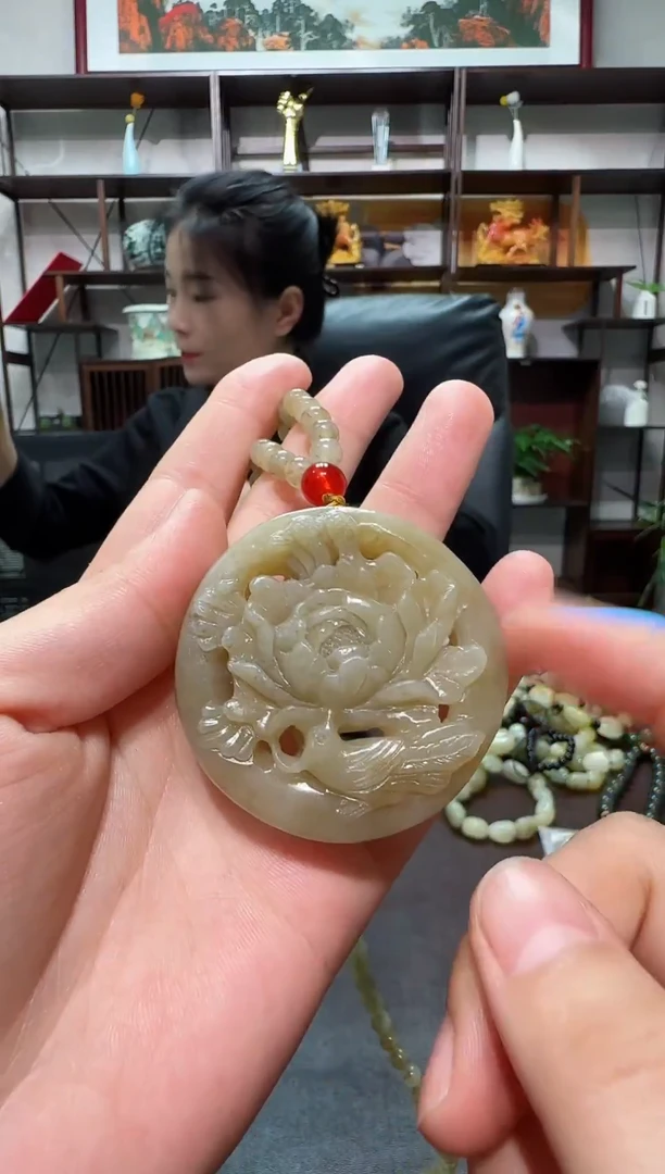颈饰未镶嵌和田玉