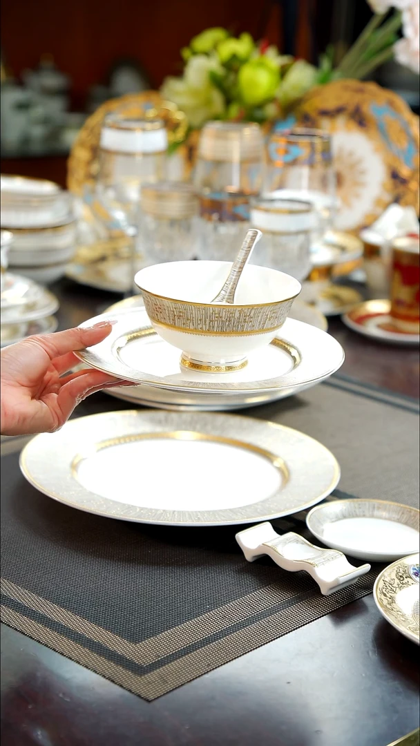 瓷片8英寸平盘+小碗+小勺  1套