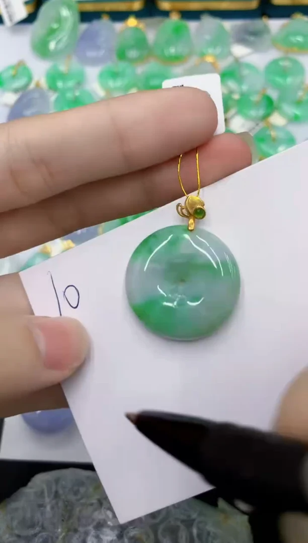 颈饰未镶嵌翡翠 翡翠