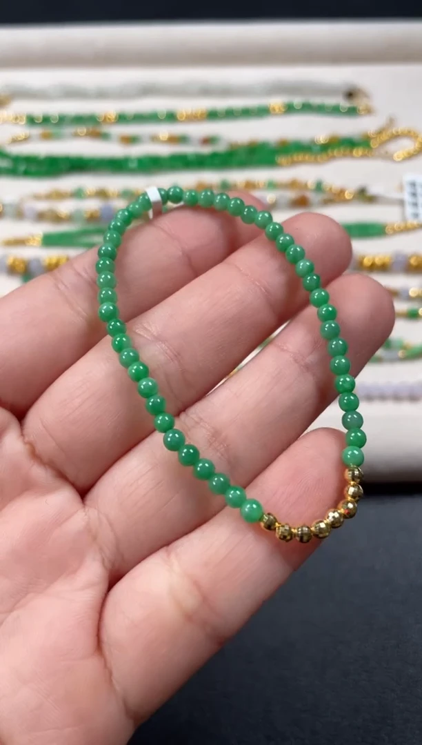 18K金镶嵌手串翡翠一条   P509