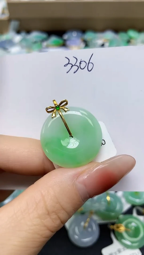 翡翠未镶嵌颈饰 天然缅甸翡翠A货
