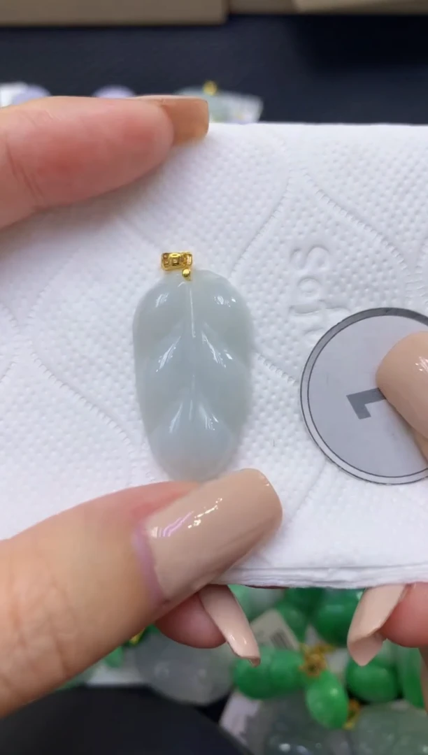 颈饰未镶嵌翡翠天然缅甸翡翠A货
