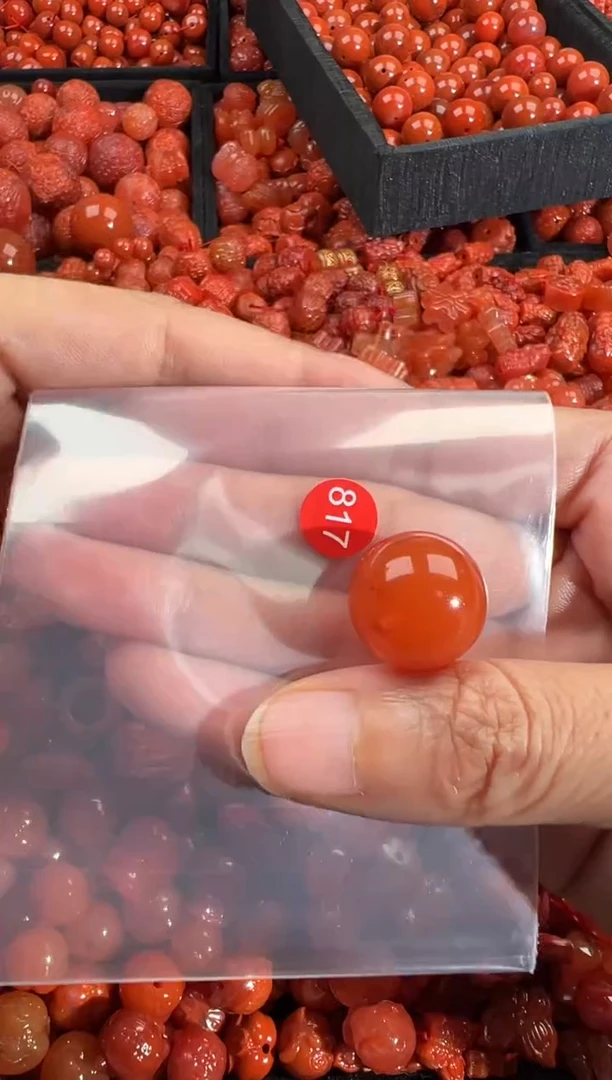 南红玛瑙未镶嵌颈饰1