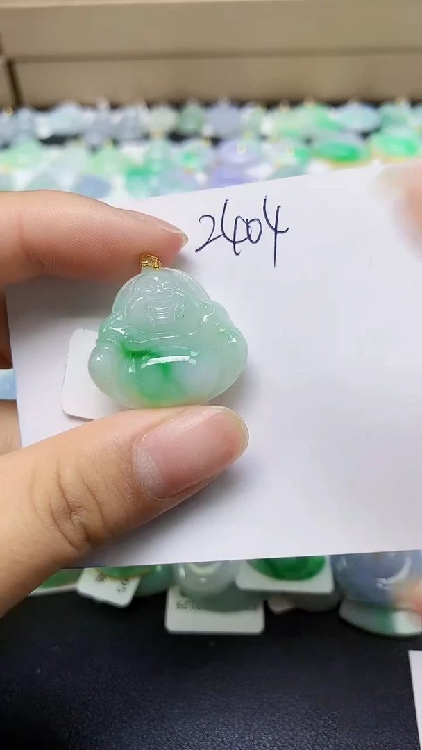 翡翠18K金镶嵌颈饰 天然缅甸翡翠A货