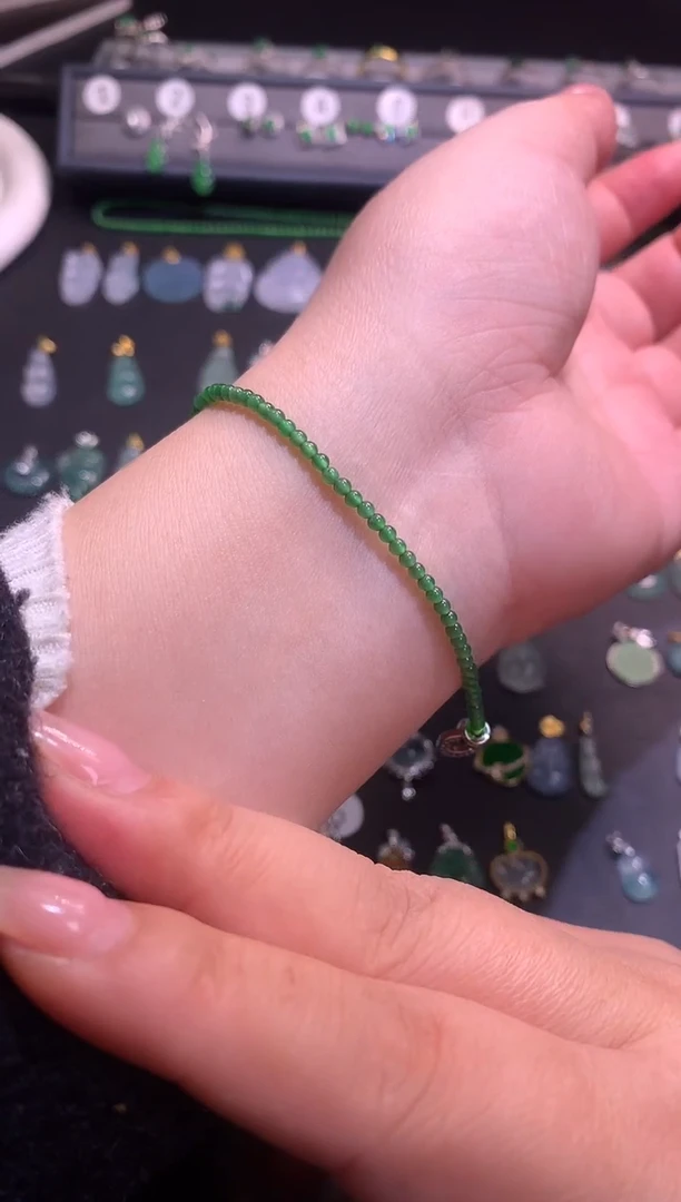 【闪购商品】翡翠颈饰未镶嵌1111111111