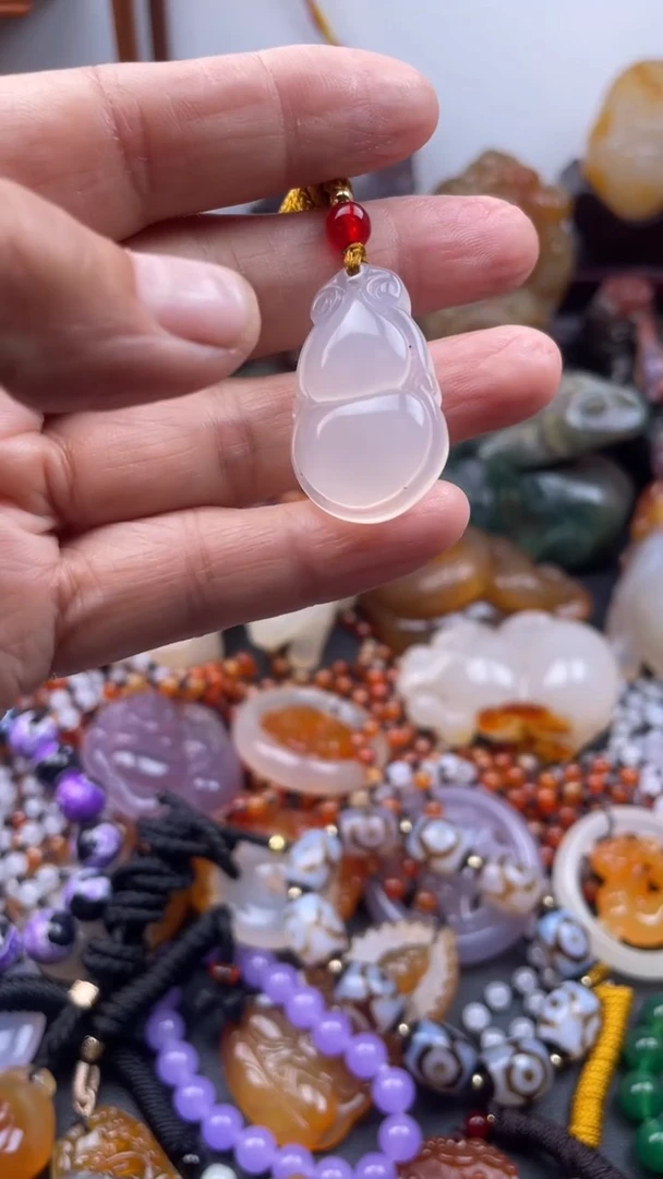 玛瑙/玉髓颈饰未镶嵌AA