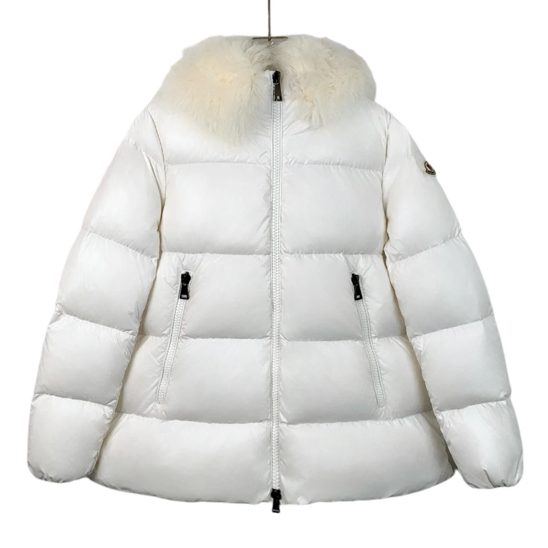 99新 MONCLER 潮奢豆 严选/白色徽标贴饰羽绒服/H13450