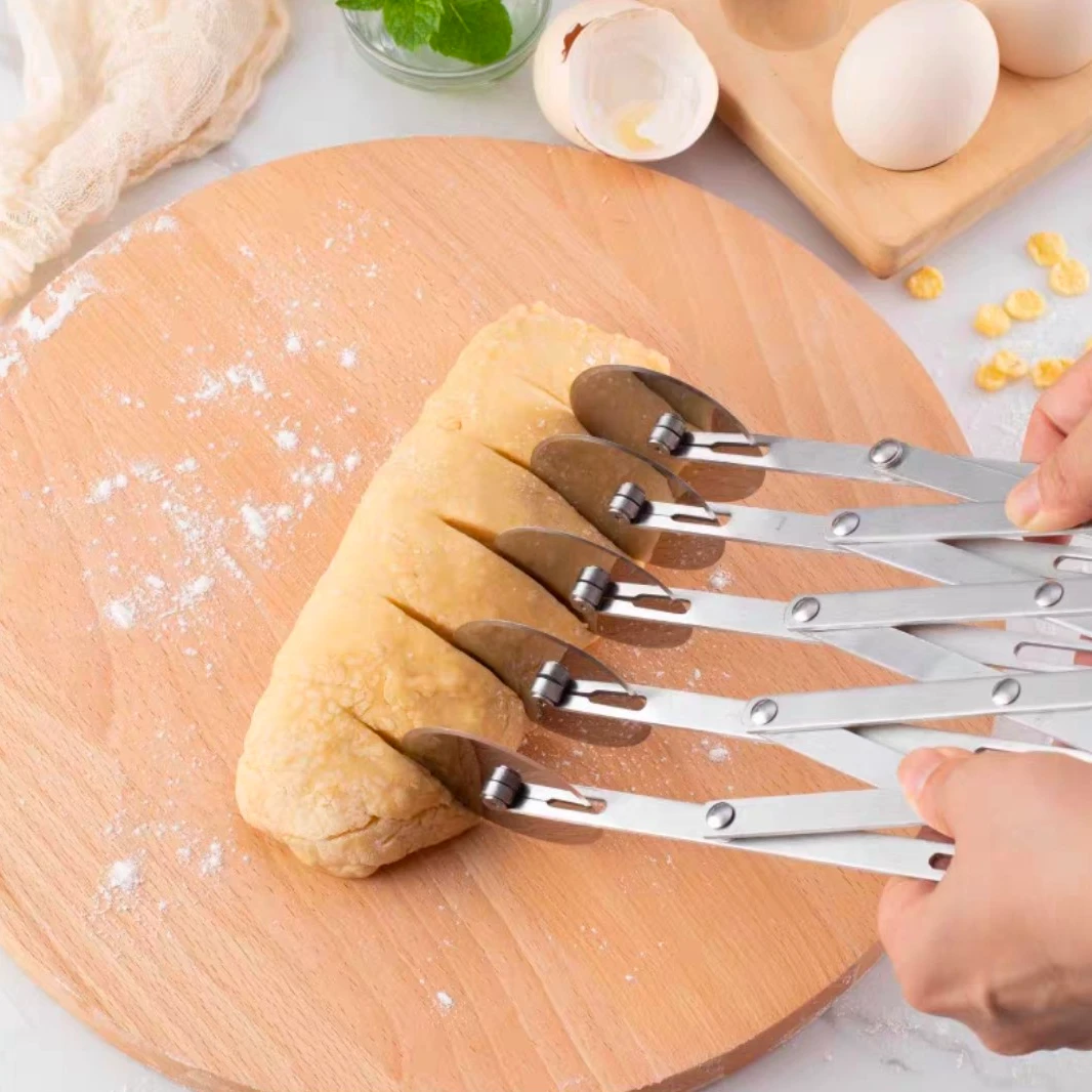 绅缩披萨刀家用多轮油条刀刀厨房用多功能专用切油条刀专用滚轮刀