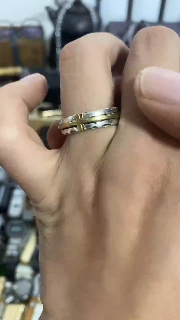 瓷片闪购商品  如图所示