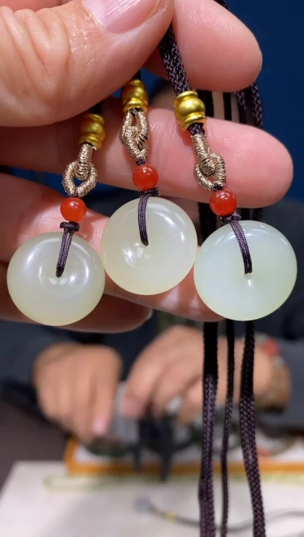 颈饰未镶嵌和田玉颜色多样性发货拍一发一