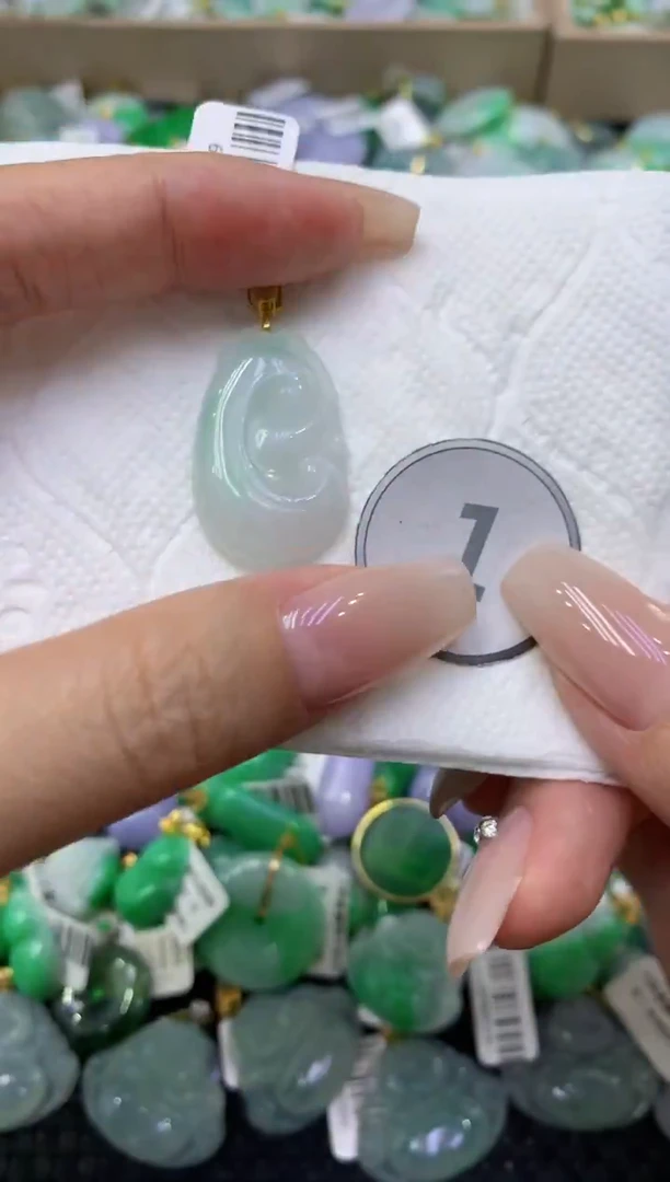 颈饰未镶嵌翡翠天然缅甸翡翠A货